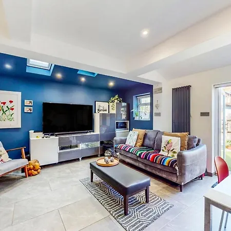 Bright 2Br Flat With Garden & Bbq Near River Thames
